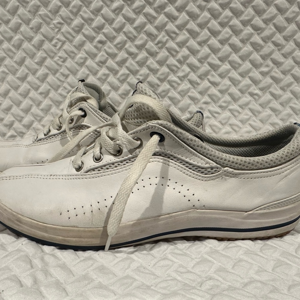 KEDS- White Casual Leather Sneakers size 10